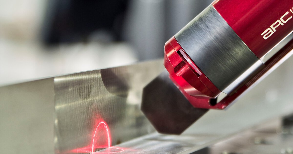 Soudage robotisé précis et continu avec la caméra laser ARCEYE de Valk